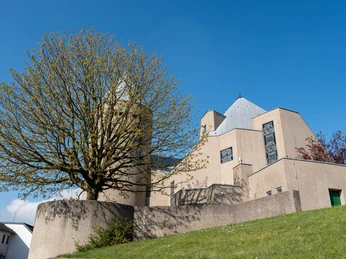 St. Maria Heimsuchung Seitenansicht