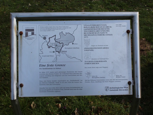 Snedenstein Hülsen Informationstafel Snedenstein Hülsen beschreibt 1355 erbaute historische Grenzsteine in Niedersachsen.