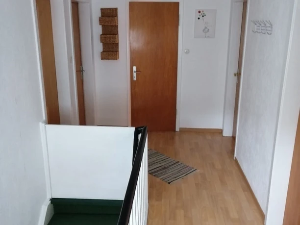 ©Monteurwohnung_Klöver_Lünne_Flur OG.jpg