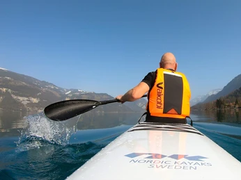 surfskipoint-thunersee-paddeld-unterwegs-wasser-sprizer.jpg