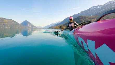 surfskipoint-thunersee-unterwegs-paddeln-blick-richtung-interlaken.jpg