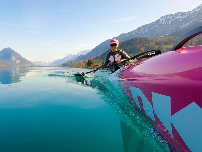 surfskipoint-thunersee-unterwegs-paddeln-blick-richtung-interlaken.jpg