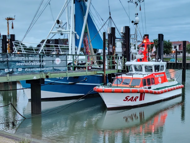 Seenotrettungsboot EMIL ZIMMERMANN/Station Fedderwardersiel der Deutschen Gesellschaft zur Rettung Schiffbrüchiger (DGzRS) Seenotrettungsboot EMIL ZIMMERMANN/Station Fedderwardersiel der Deutschen Gesellschaft zur Rettung Schiffbrüchiger (DGzRS)