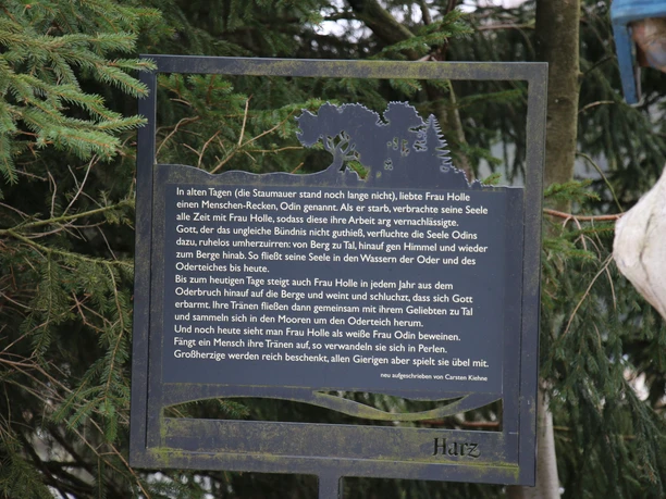Schild Erlebnisinsel Frau Holle_M. Pagenkemper.JPG
