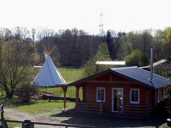 Der Hof am Knüllbach in Boitzen von obenThe farm at Knüllbach in Boitzen from aboveGården ved Knüllbach i Boitzen set fra ovenDe boerderij in Knüllbach in Boitzen van bovenaf