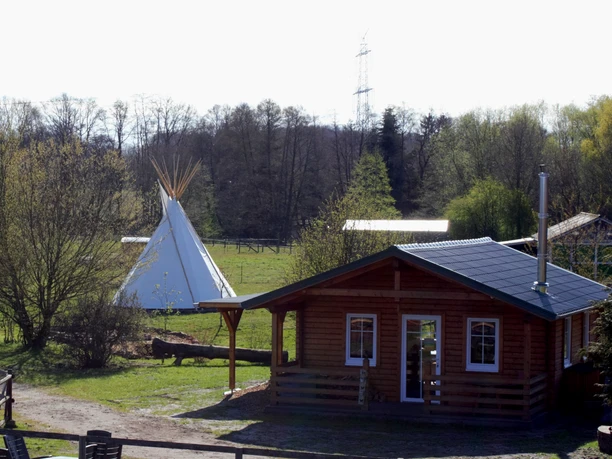 Der Hof am Knüllbach in Boitzen von oben Der Hof am Knüllbach in Boitzen von oben