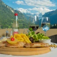hayduki-waldhotel-unspunnen-gericht-pommes-aussicht-jungfrau.jpg