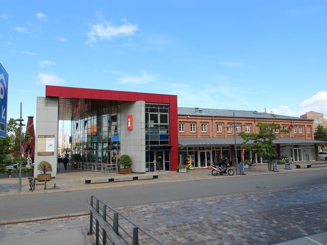 Tourist-Info Hafeninsel IMG_4958 (c) Tanja Mehl_Erlebnis Bremerhaven.JPG