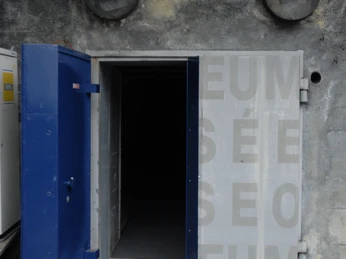 It is the second Erlebnisfestung in Switzerland. Es ist die zweite Erlebnisfestung der Schweiz.It is the second Erlebnisfestung in Switzerland.