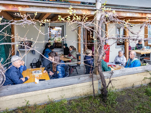 restaurant-furka-mörel-terrasse-2