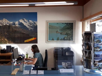 tourist-information-boenigen-schalter-buero.jpg