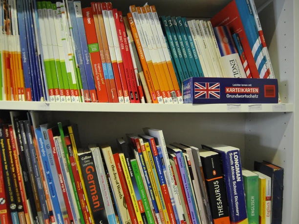 Nachhilfekreis Nachhilfekreis Bücherregal