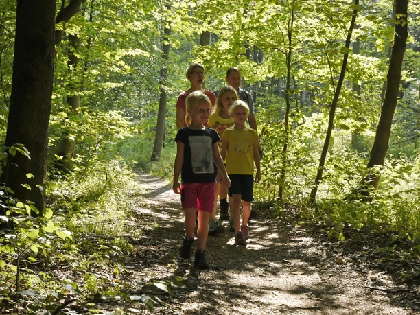 Familie im Hörmuseum Blankenrode