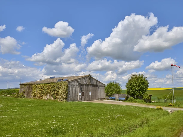 Flugplatz Ultraleicht-Flieger Uehrde e.V. Flugplatz Ultraleicht-Flieger Uehrde e.V.