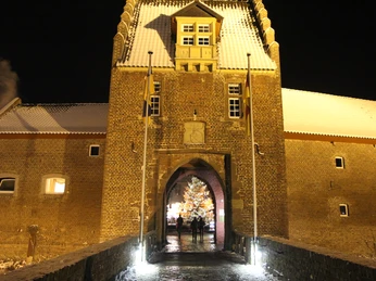 Burg Heimerzheim bei Nacht