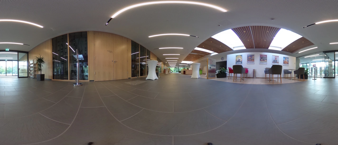 Foyer im Kurhaus Bad Bevensen Foyer in the Kurhaus Bad Bevensen