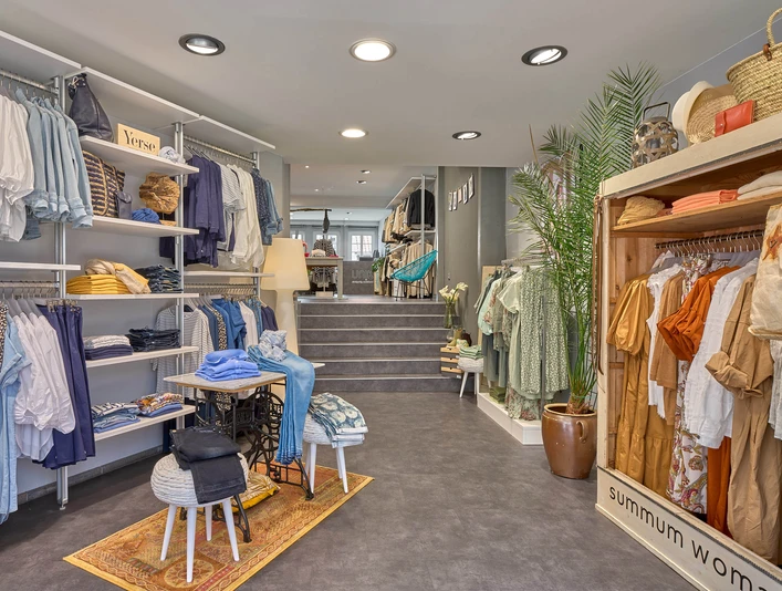 Modeboutique Unik Modeboutique Unik Treppenaufgang