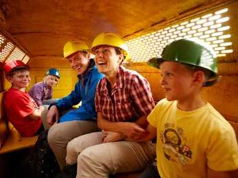 Eine Reise in der Grubenbahn Reise GrubenbahnMine railway journeyVoyage en train minierMijn treinreisRejsen med minetoget