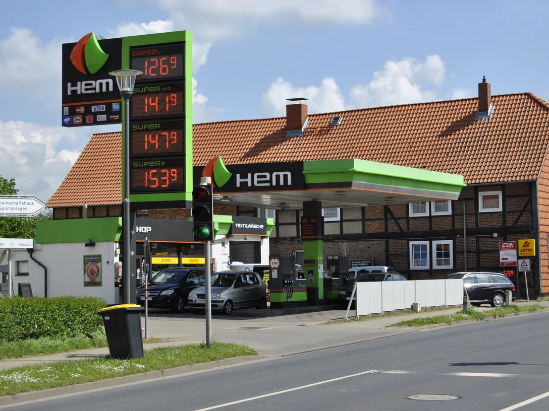 HEM Tankstelle HEM Tankstelle Außenansicht