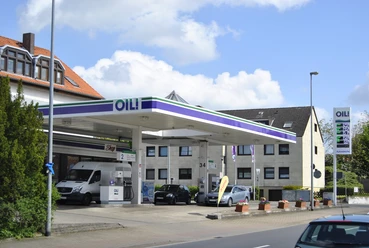 OIL! Tankstelle OIL! Tankstelle Außenansicht
