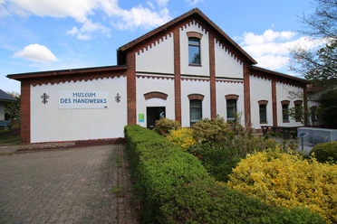 Außenansicht Museum des Handwerks.JPG