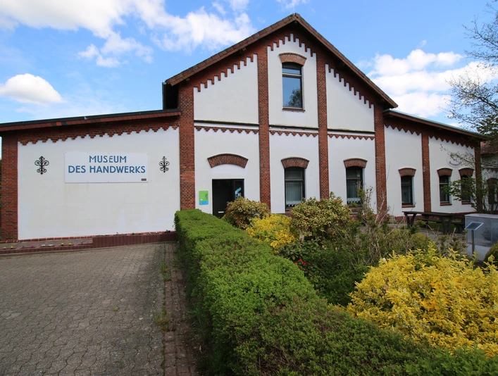 Außenansicht Museum des Handwerks.JPG