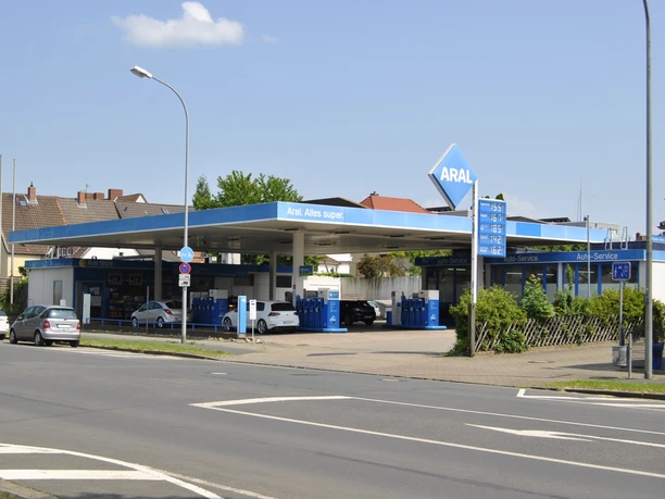 ARAL Tankstelle Außenansicht