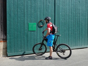 Eulenspiegel vor verschlossenen Türen