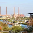 Blick auf Mittellandkanal, Autostadt und VW-Werk