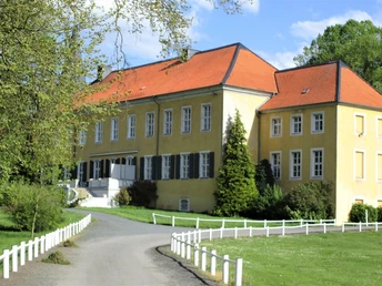 Schloss Destedt mit Schlosspark