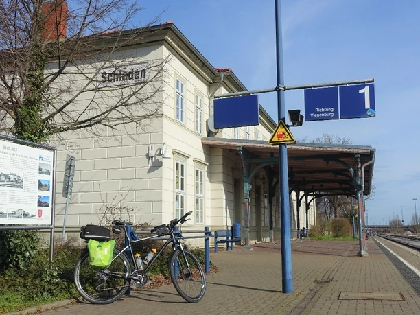 Start zur Tour am Bahnhof Schladen