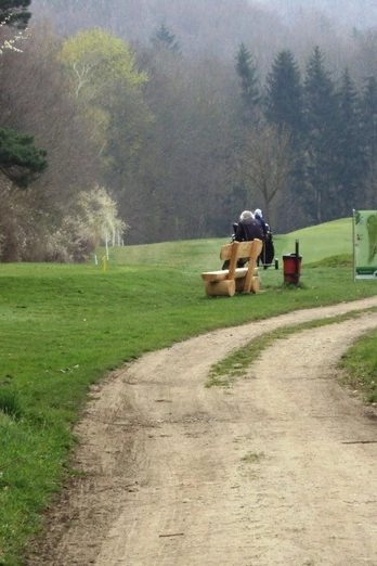 Durchgang Skulpturenweg beim Golfplatz Salzgitter-Bad