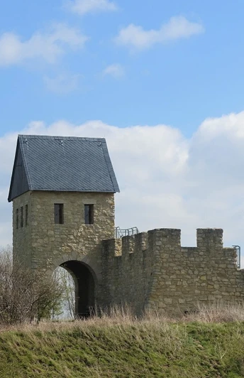 Kaiserpfalz Werla von Süden