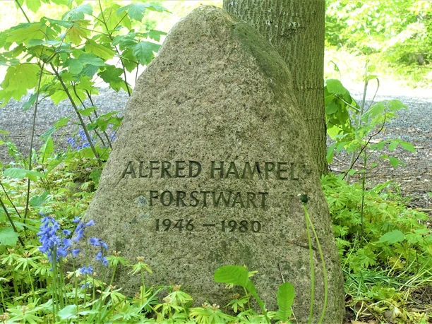 Gedenkstein Forstwart Alfred Hampel