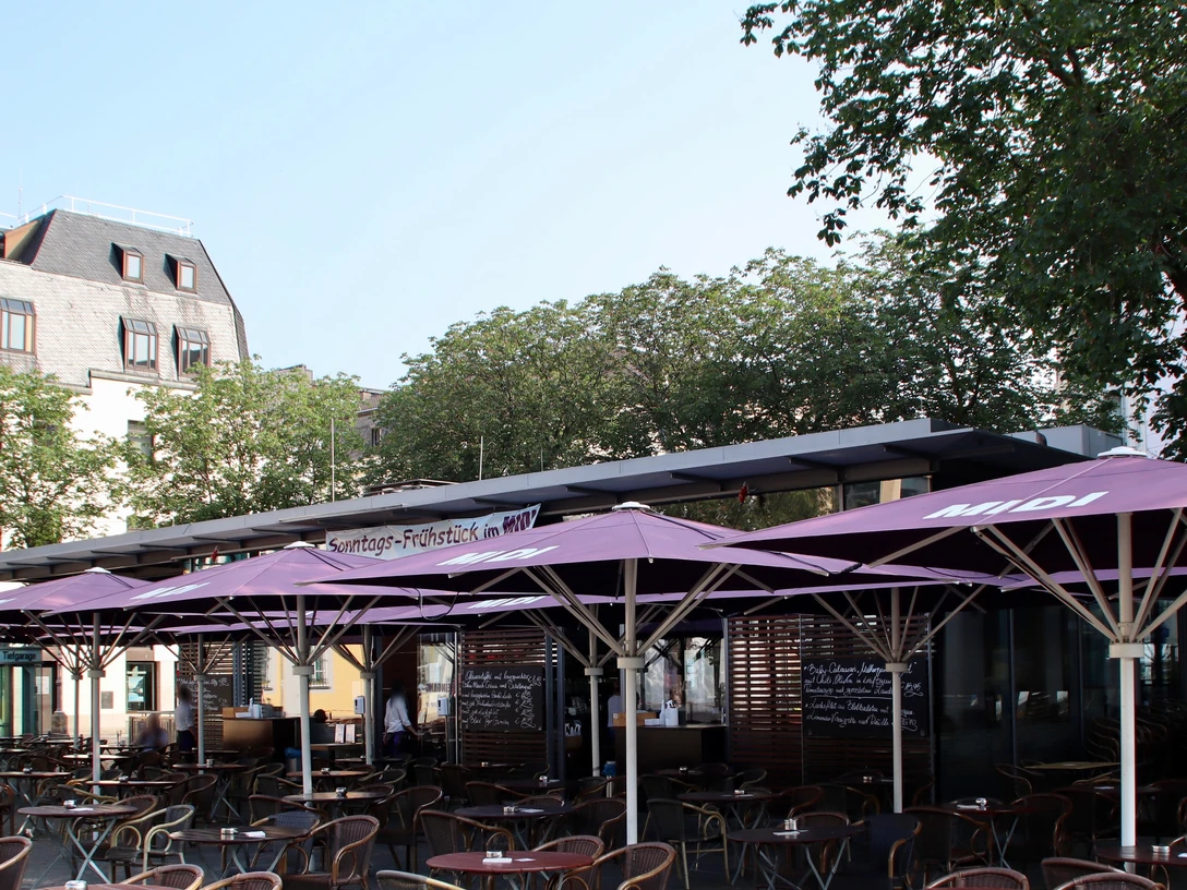 MIDI Weinbistro & Cafe