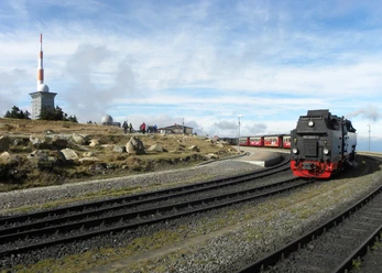 Dampfzug am Brockenbahnhof Dampfzug am Brockenbahnhof