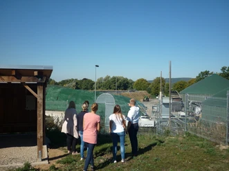 Gruppe am Infopunkt Biogas - LTM.jpg