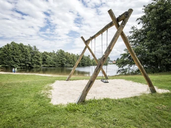 Schaukel am Sieverner See.jpg