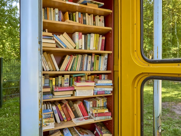 Bücherschrank an der Schule Winnigstedt Bücherschrank an der Schule Winnigstedt