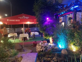 Vietnam Haus Außenbereich.jpg