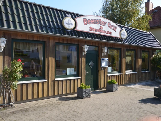 Beerster Grill Außenansicht.JPG