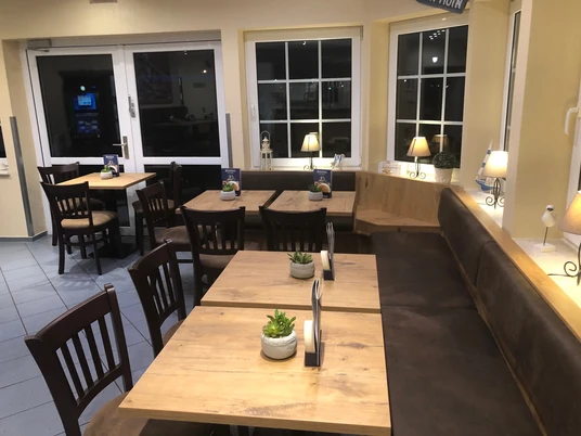 Pavillon Innenraum.jpg