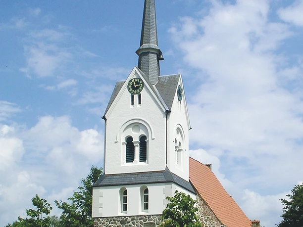 Kirche Holßel außen.jpg