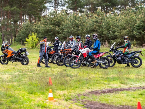 Driving Area Enduro-Training Gruppe .jpg Driving Area Wesendorf Enduro-Training Gruppe