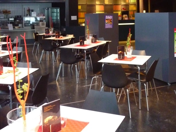 HöhlenErlebnisZentrum | Foyer - Cafeteria HöhlenErlebnisZentrum | Foyer - Cafeteria