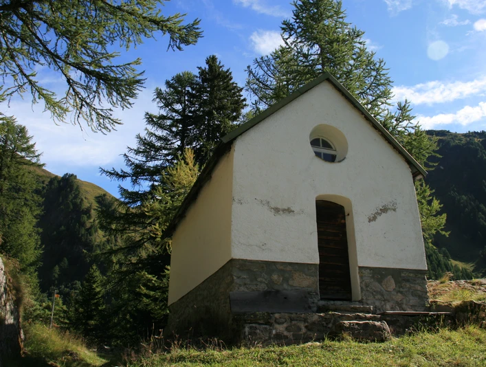 St. Nikolaus Kapelle im Elmi St. Nikolaus Kapelle im Elmi