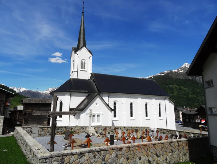 Pfarrkirche St. Nikolaus in Ulrichen Pfarrkirche St. Nikolaus in Ulrichen