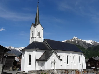 Pfarrkirche St. Nikolaus in Ulrichen Pfarrkirche St. Nikolaus in Ulrichen