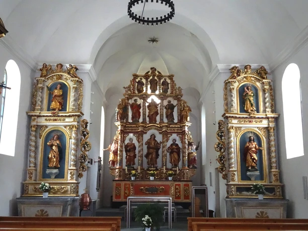 Pfarrkirche Hl. Johannes Evangelist in Biel Pfarrkirche Hl. Johannes Evangelist in Biel