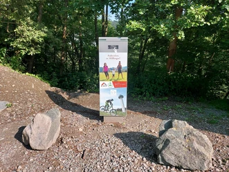 Original E-Ladesäule K1 Copyright Tourist-Information Willingen CC BY-SA.jpg